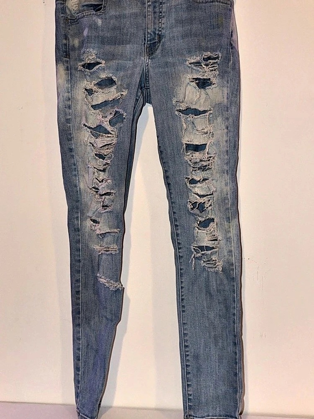American Eagle ripped jeans
